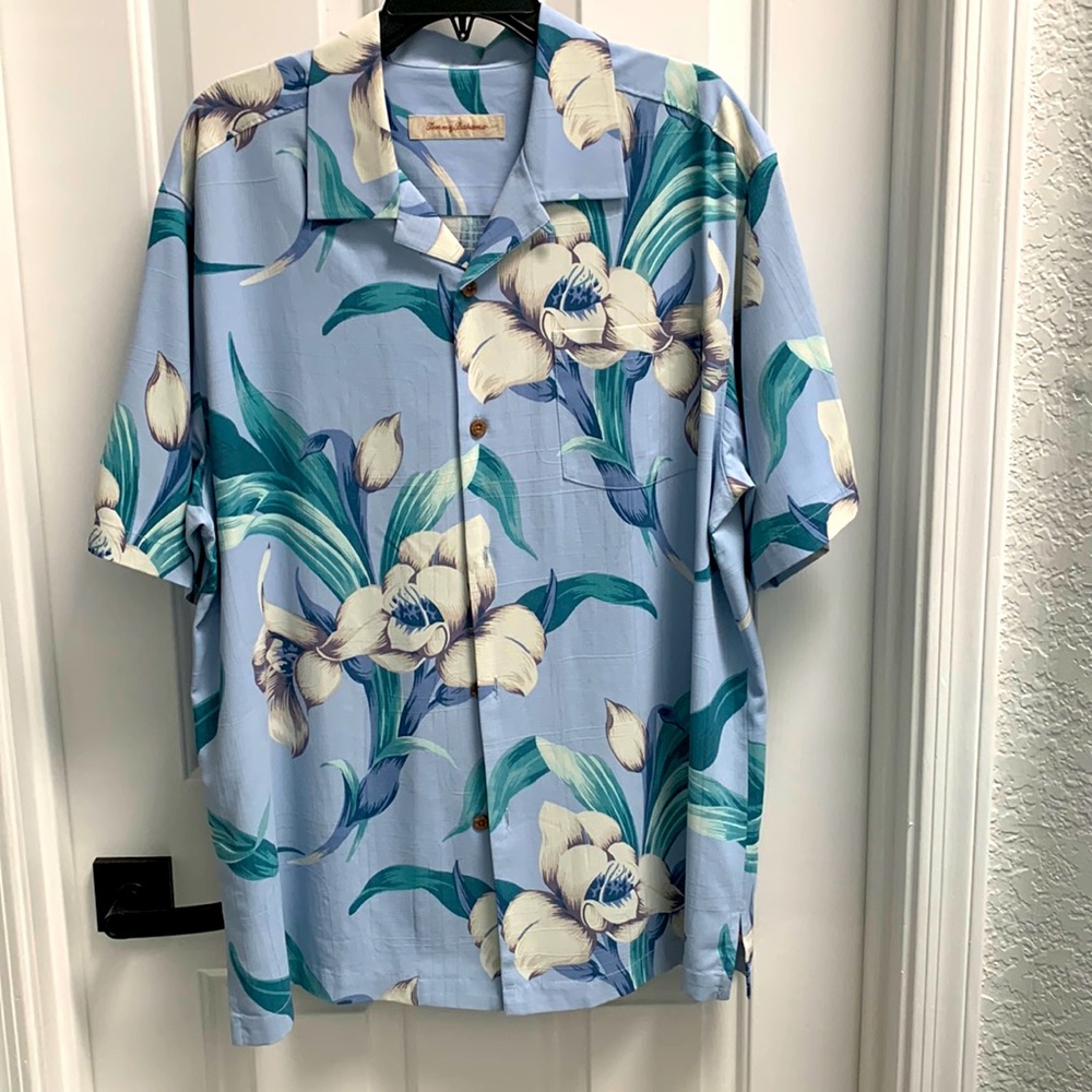ToMmy bahama 100 percent silk mens button down shirt